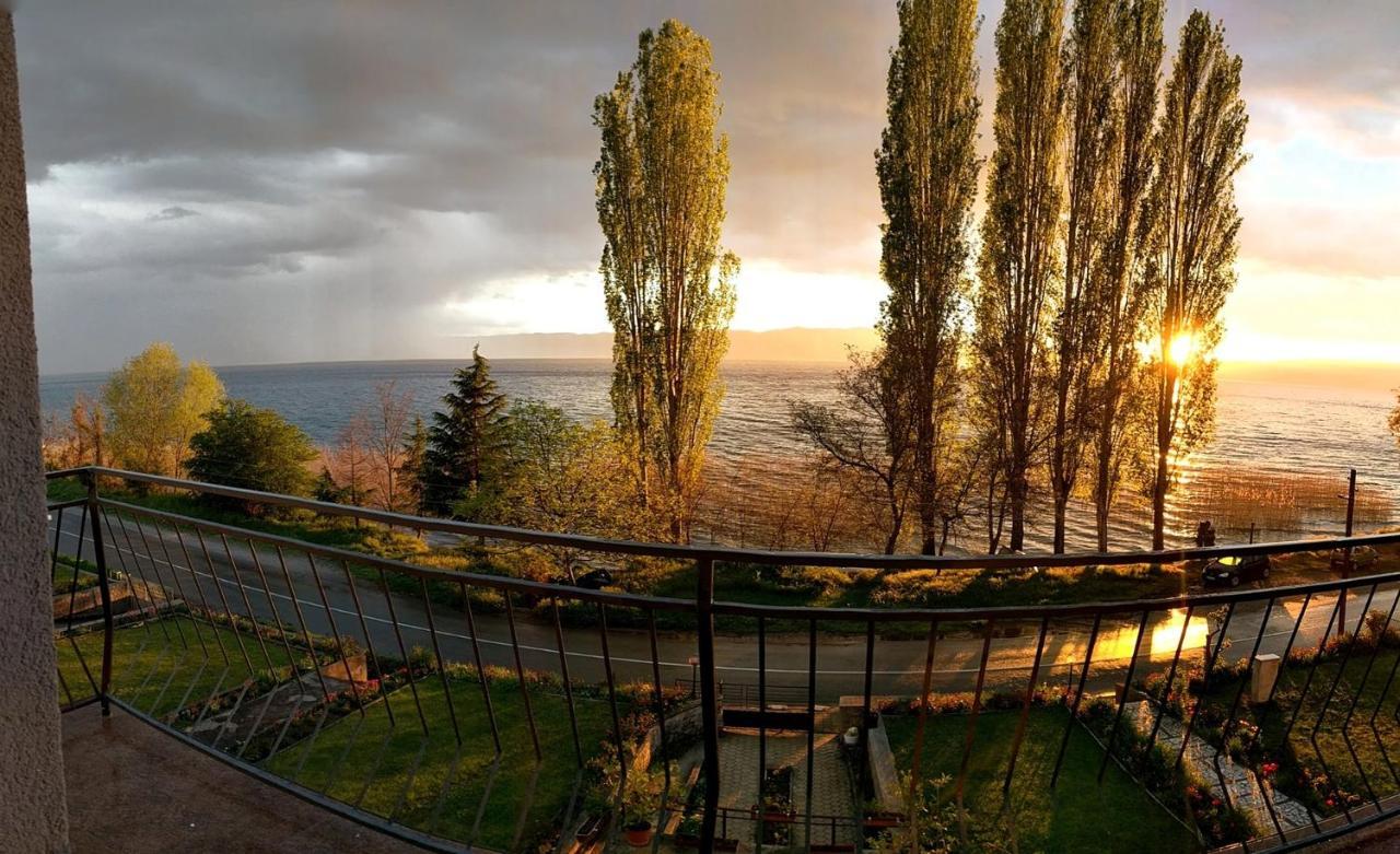 Ajkoski Apartments Пештани Экстерьер фото