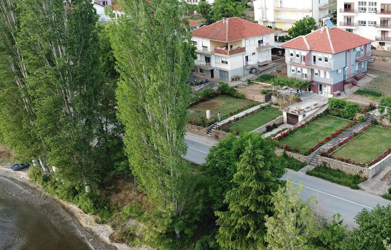 Ajkoski Apartments Пештани Экстерьер фото