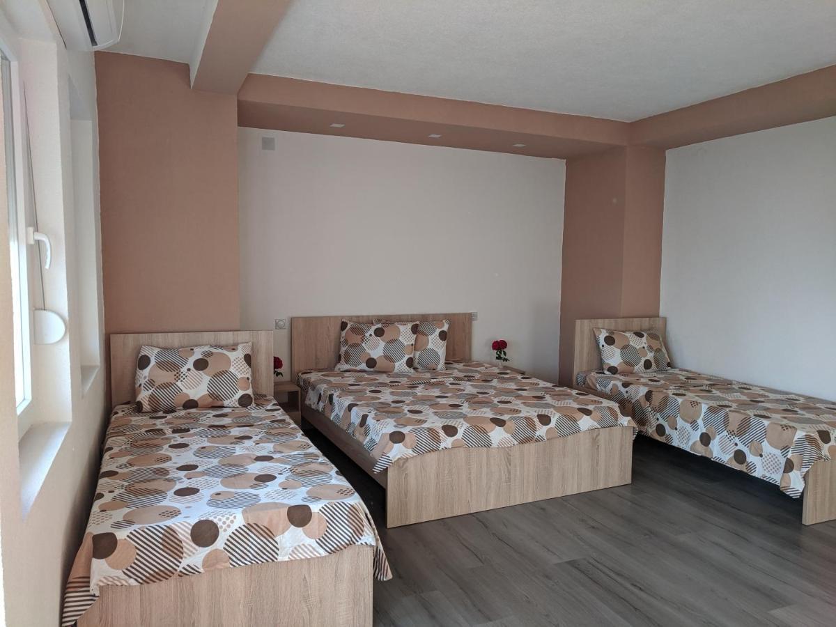 Ajkoski Apartments Пештани Экстерьер фото