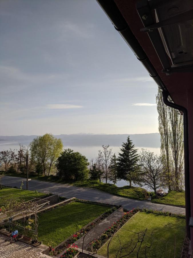 Ajkoski Apartments Пештани Экстерьер фото