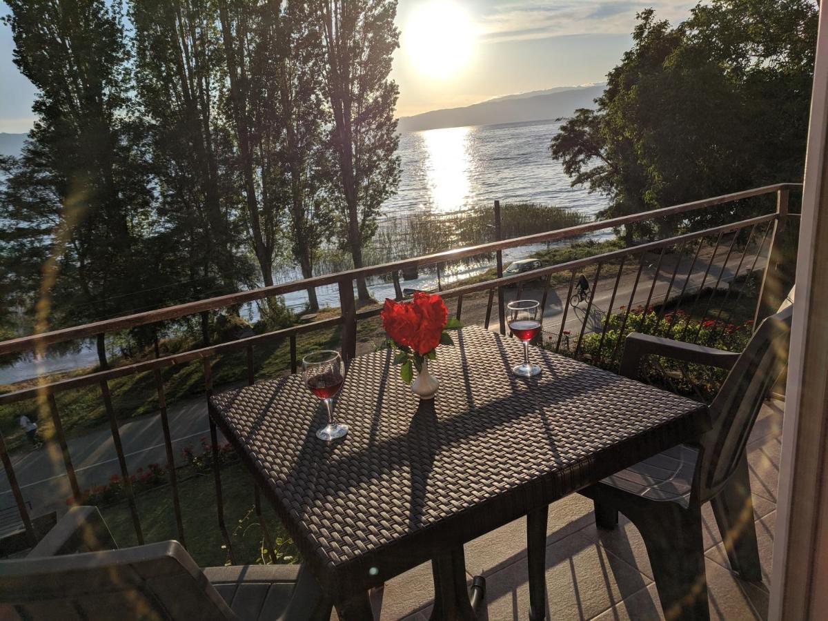 Ajkoski Apartments Пештани Экстерьер фото