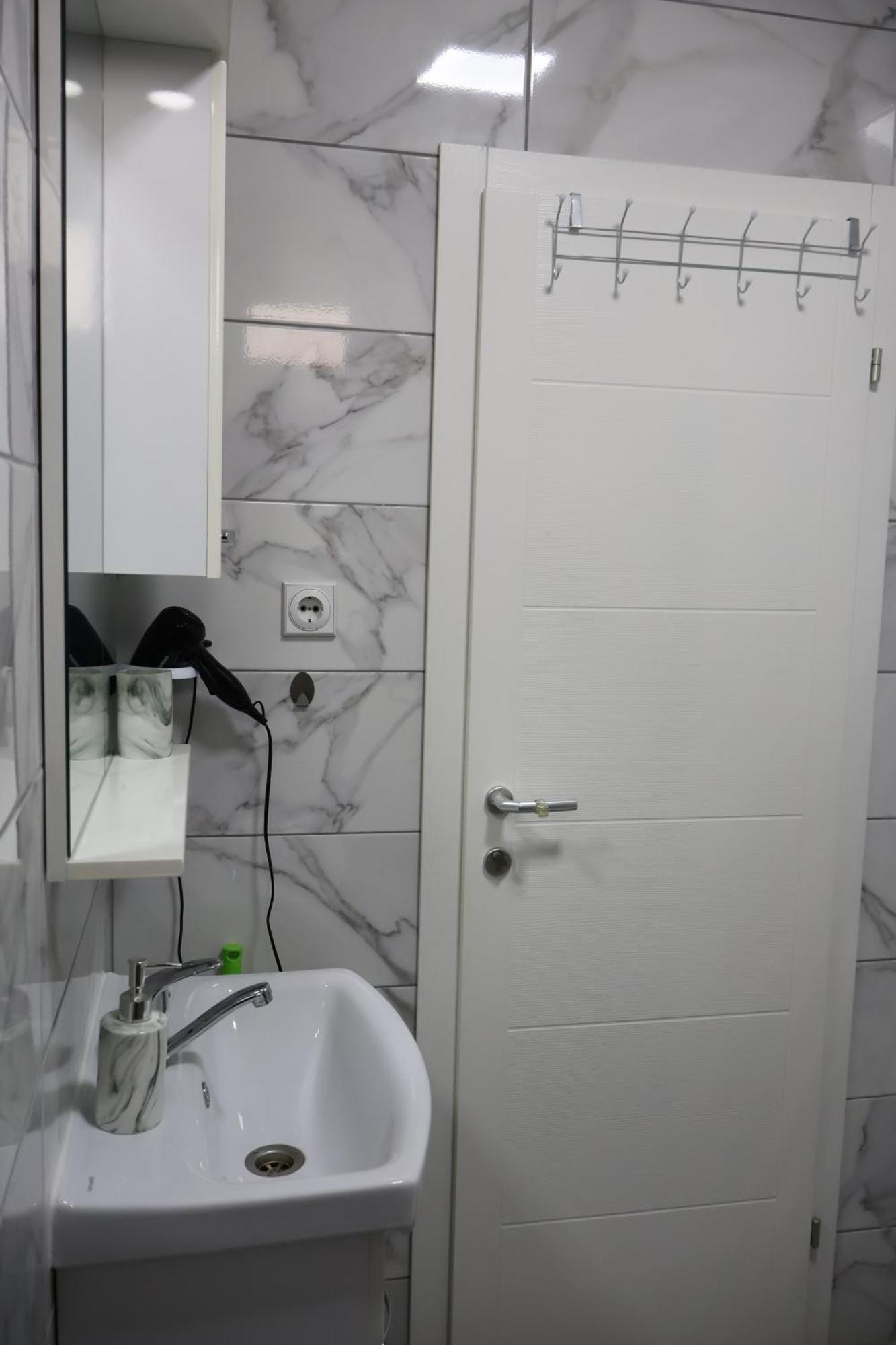 Ajkoski Apartments Пештани Экстерьер фото